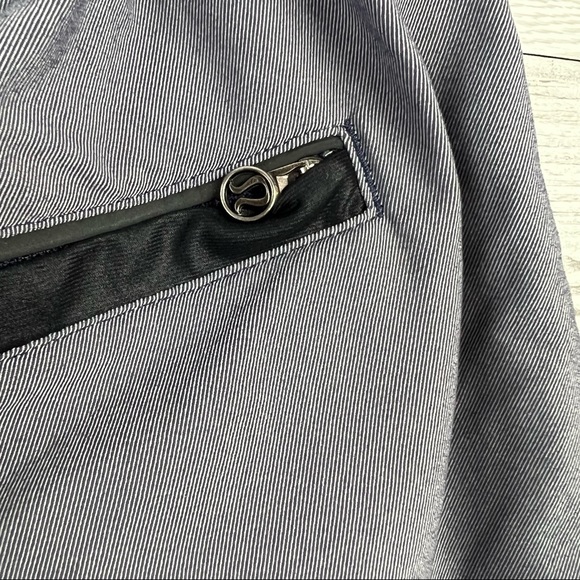 🧧SOLD🧧Lululemon Varsity Shorts Earl Grey Black Active Run Drawstring Pockets - Picture 9 of 9